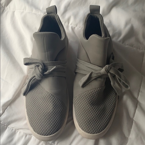 Steve Madden Shoes - Steve Madden sneaker